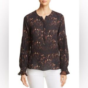 KOBI HALPERIN - The Leoni Leopard Print 100% SILK Blouse. Medium P2P 21"